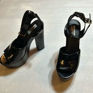 Steve Madden platform sandal heels. Size 10.